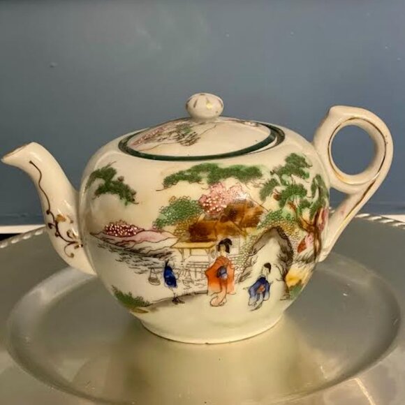 Set of Japanese Lidded Teapot and Sugar Bowl Hand Painted Geisha Girl Porcelain - Picture 2 of 15